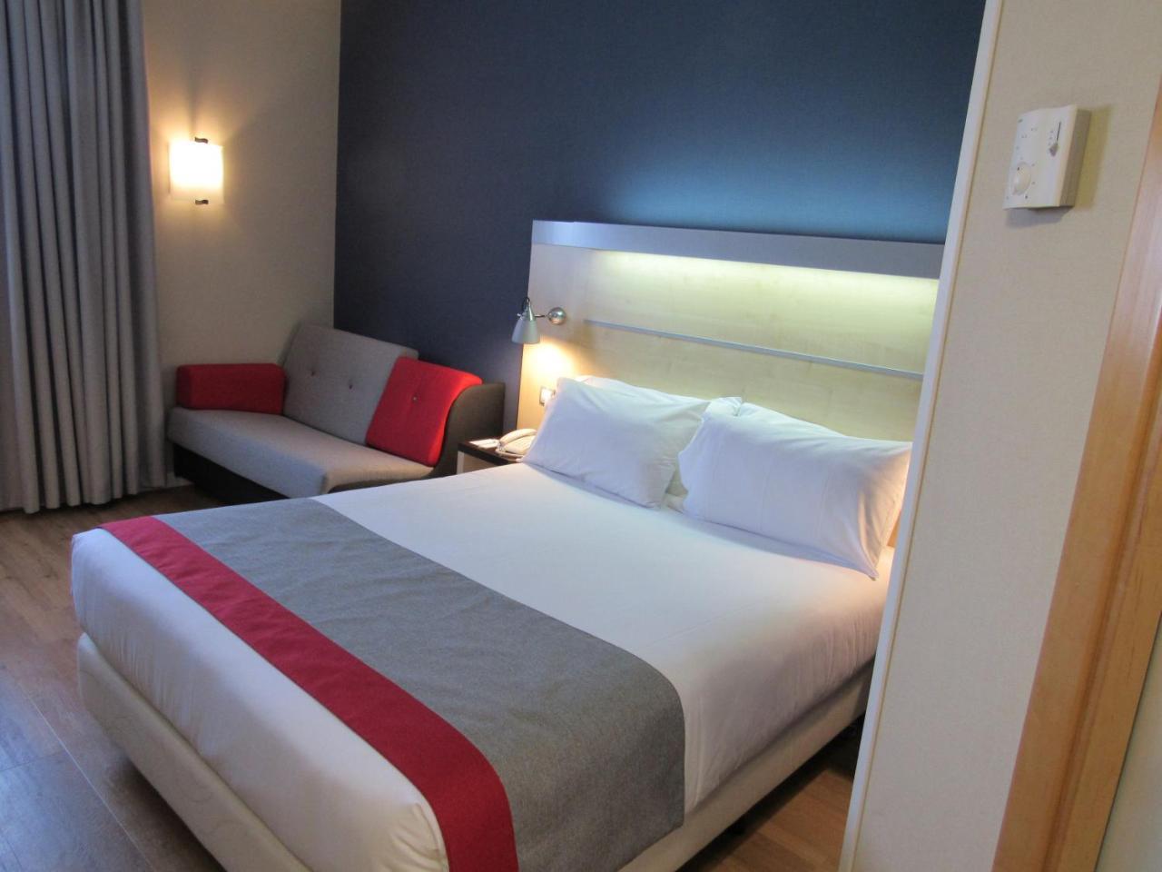 Holiday Inn Express Valencia Bonaire By Ihg Aldaia Exterior foto